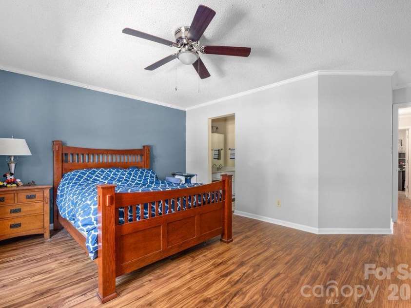 1793 Robinwood Road, Gastonia, NC 28054.  MLS# CAR4403138, YatesRealty ID 39280. 