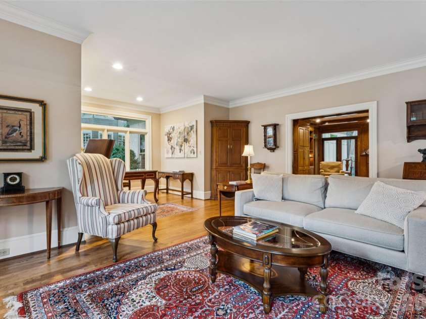 5121 Chillmark Road, Charlotte, NC 28226.  MLS# CAR4406043, YatesRealty ID 39281. 