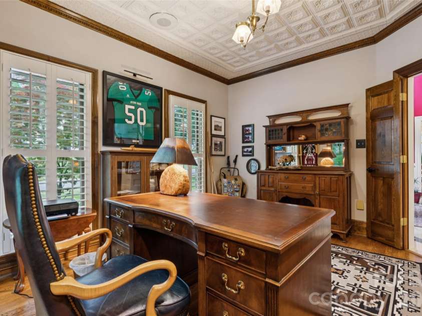 5121 Chillmark Road, Charlotte, NC 28226.  MLS# CAR4406043, YatesRealty ID 39281. 