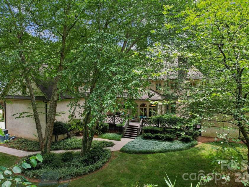5121 Chillmark Road, Charlotte, NC 28226.  MLS# CAR4406043, YatesRealty ID 39281. 