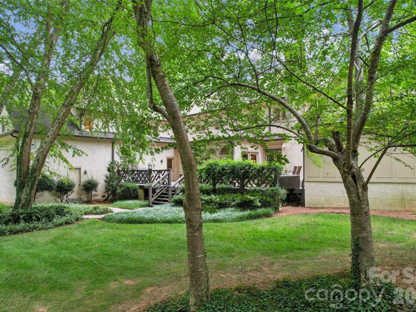 5121 Chillmark Road, Charlotte, NC 28226.  MLS# CAR4406043, YatesRealty ID 39281. 