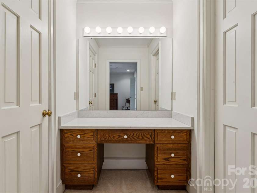 5121 Chillmark Road, Charlotte, NC 28226.  MLS# CAR4406043, YatesRealty ID 39281. One of two additional second floor full baths
