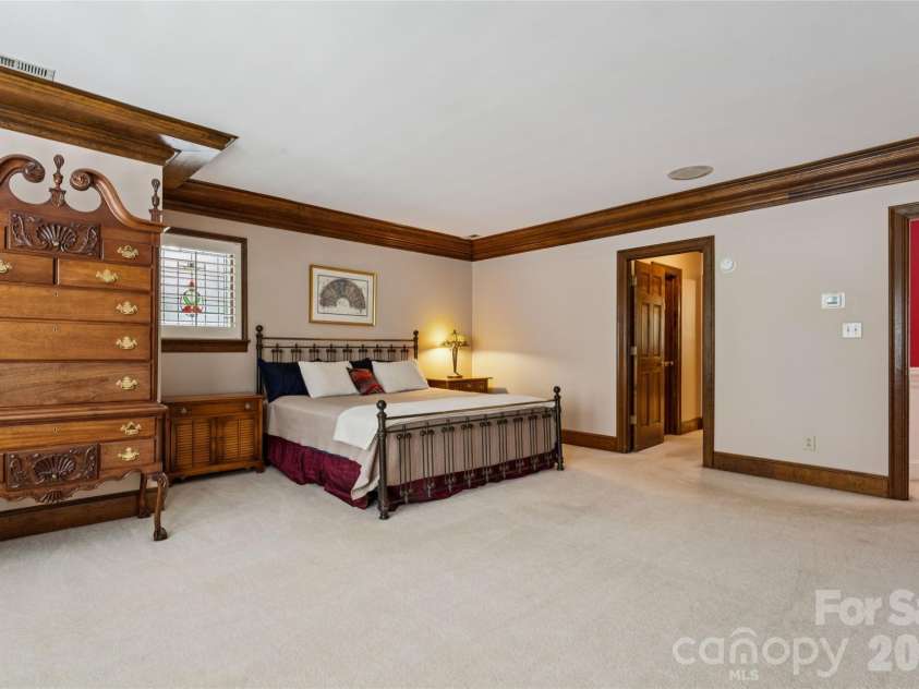 5121 Chillmark Road, Charlotte, NC 28226.  MLS# CAR4406043, YatesRealty ID 39281. Second floor primary bedroom