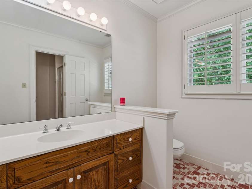 5121 Chillmark Road, Charlotte, NC 28226.  MLS# CAR4406043, YatesRealty ID 39281. Two of two additional second floor full baths