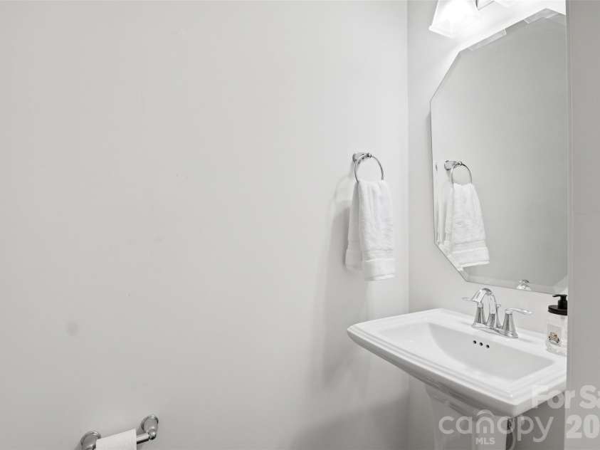 6500 Kinder Lane, Lancaster, SC 29720.  MLS# CAR4393642, YatesRealty ID 39282. Half bath on main beside computer niche