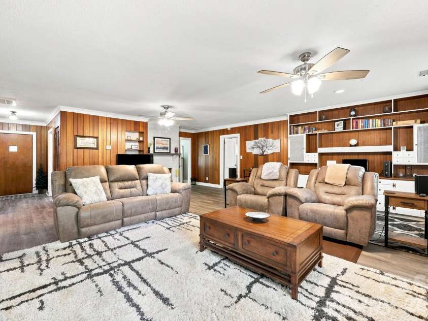 138 Circle Drive, Thomasville, NC 27360.  MLS# CAR4406992, YatesRealty ID 39284. 