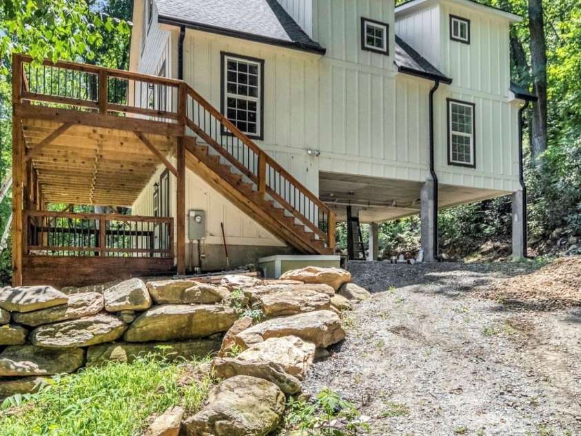 168 Fall Creek Drive, Chimney Rock, NC 28720.  MLS# CAR4407017, YatesRealty ID 39285. 