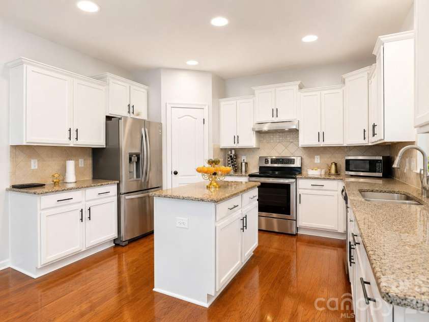 10345 Wesson Hunt Road, Huntersville, NC 28078.  MLS# CAR4406605, YatesRealty ID 39288. 