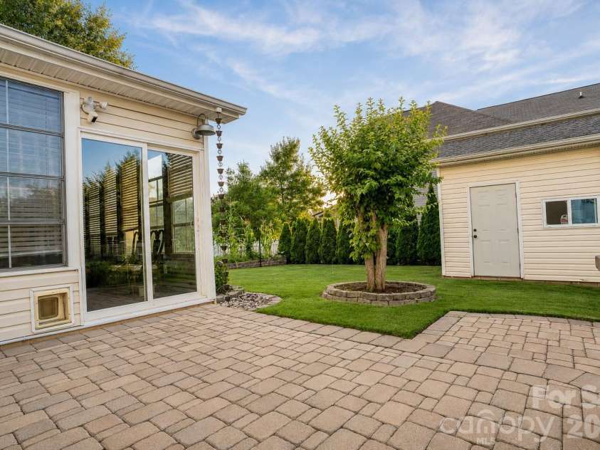 10345 Wesson Hunt Road, Huntersville, NC 28078.  MLS# CAR4406605, YatesRealty ID 39288. 