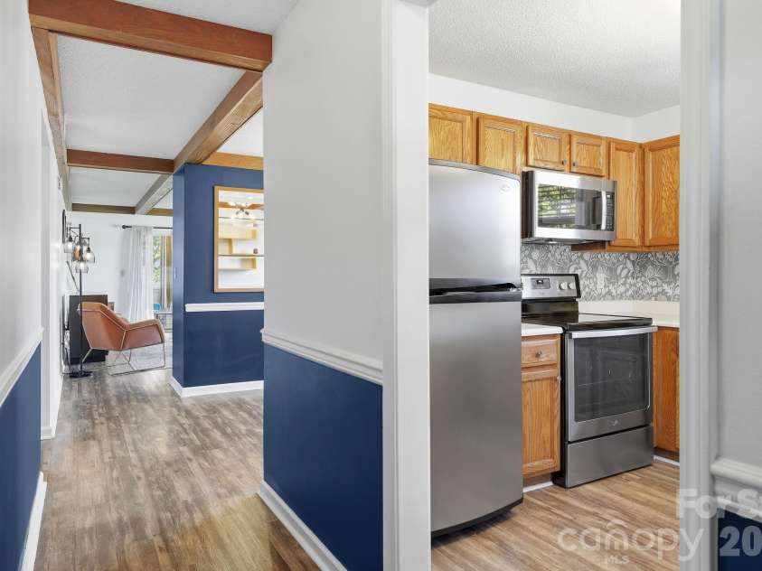 2705 Deermouse Way, Hendersonville, NC 28792.  MLS# CAR4404914, YatesRealty ID 39289. 