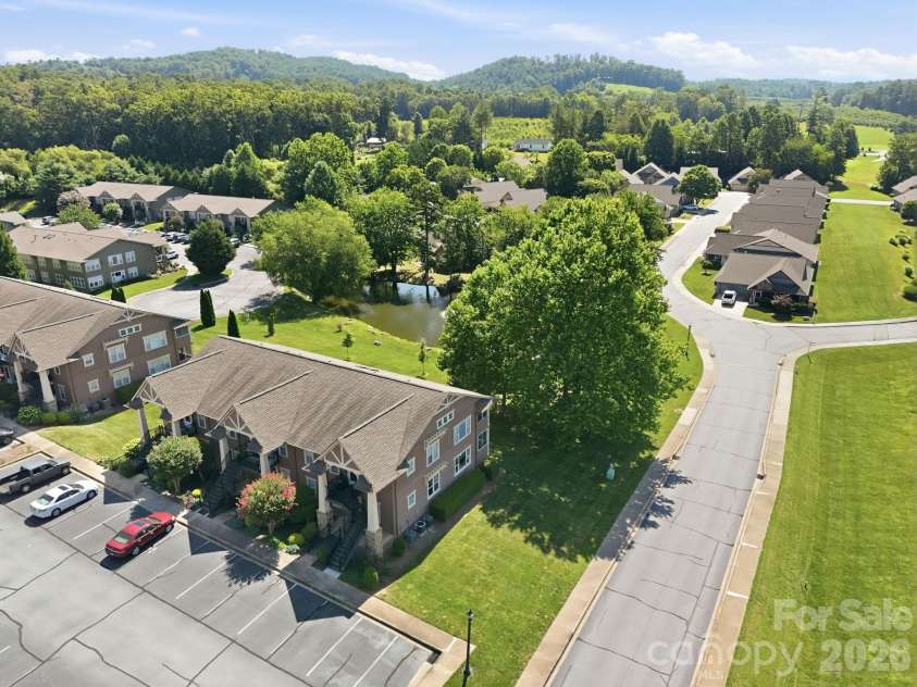 2705 Deermouse Way, Hendersonville, NC 28792.  MLS# CAR4404914, YatesRealty ID 39289. 