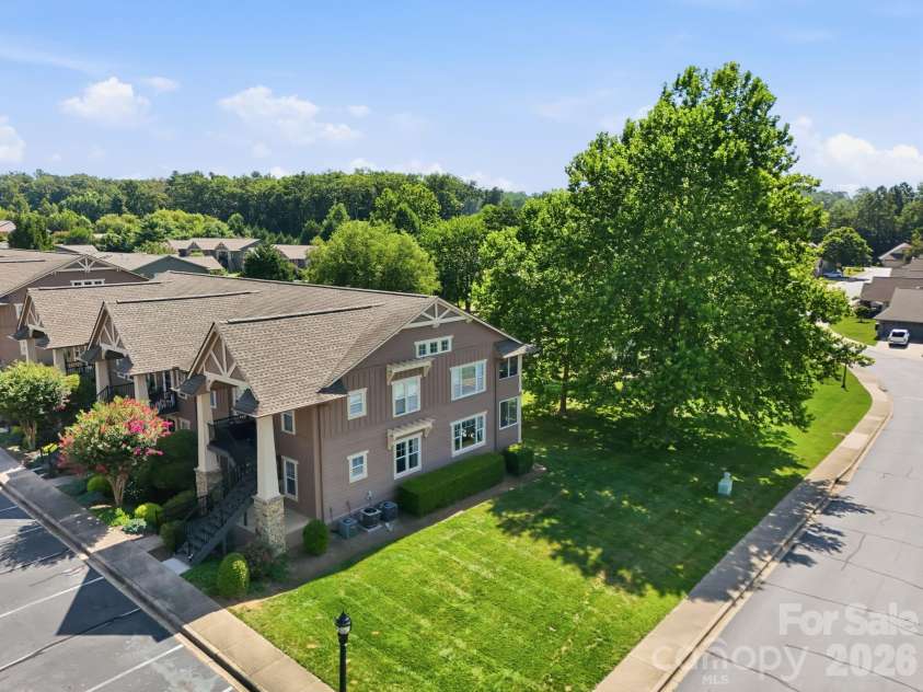 2705 Deermouse Way, Hendersonville, NC 28792.  MLS# CAR4404914, YatesRealty ID 39289. 