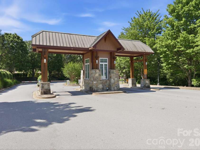 2705 Deermouse Way, Hendersonville, NC 28792.  MLS# CAR4404914, YatesRealty ID 39289. Entry Gate