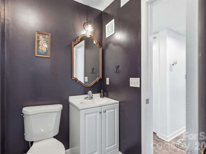 2705 Deermouse Way, Hendersonville, NC 28792.  MLS# CAR4404914, YatesRealty ID 39289. Hall BathH