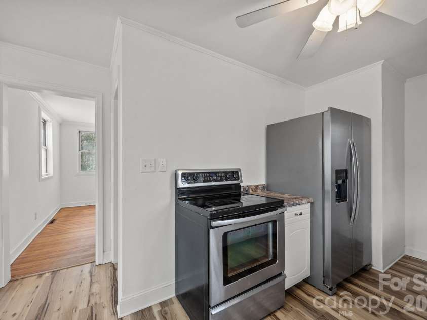 175 Chatham Road, Asheville, NC 28804.  MLS# CAR4265209, YatesRealty ID 3929. 