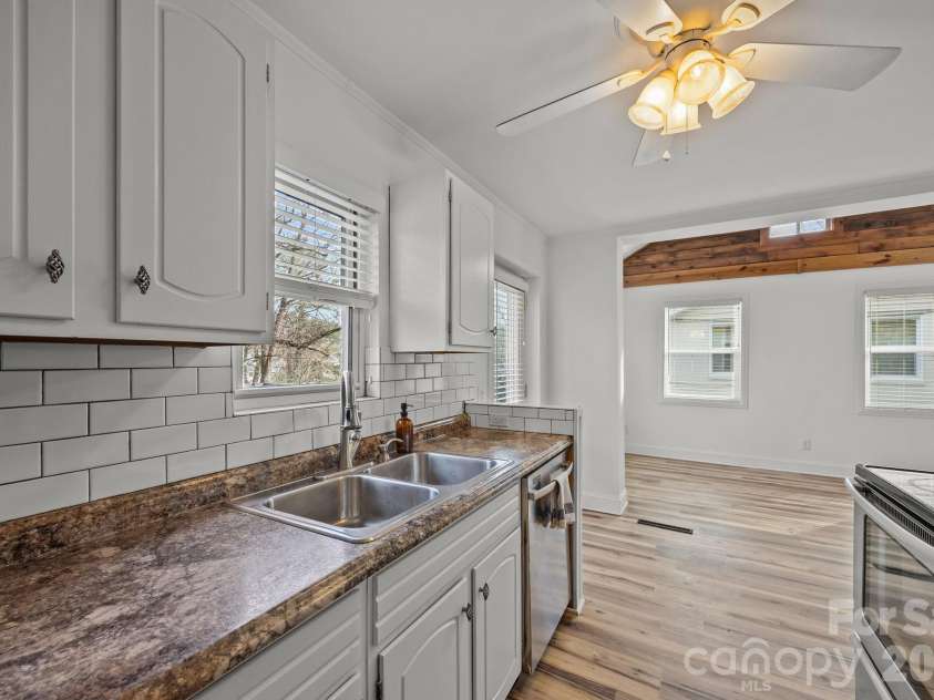 175 Chatham Road, Asheville, NC 28804.  MLS# CAR4265209, YatesRealty ID 3929. 