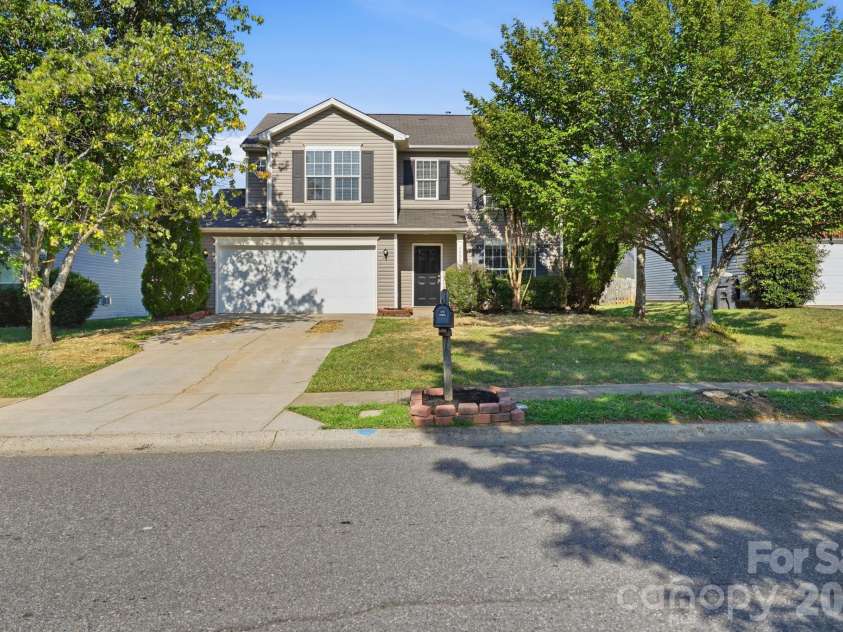 1528 Harland Street, Charlotte, NC 28216.  MLS# CAR4400321, YatesRealty ID 39290. 