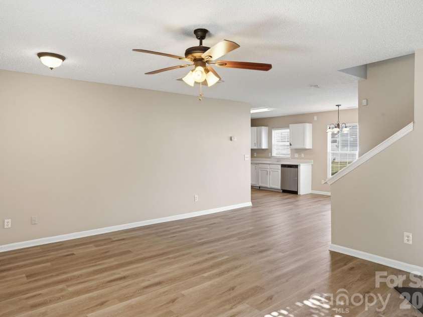 1528 Harland Street, Charlotte, NC 28216.  MLS# CAR4400321, YatesRealty ID 39290. 