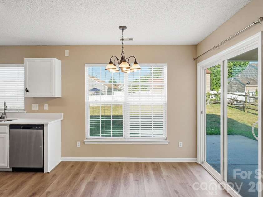 1528 Harland Street, Charlotte, NC 28216.  MLS# CAR4400321, YatesRealty ID 39290. 