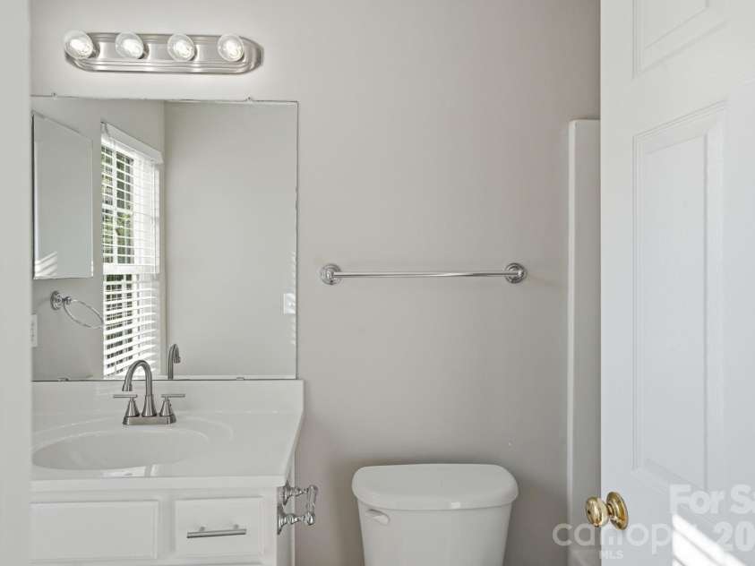 1528 Harland Street, Charlotte, NC 28216.  MLS# CAR4400321, YatesRealty ID 39290. 