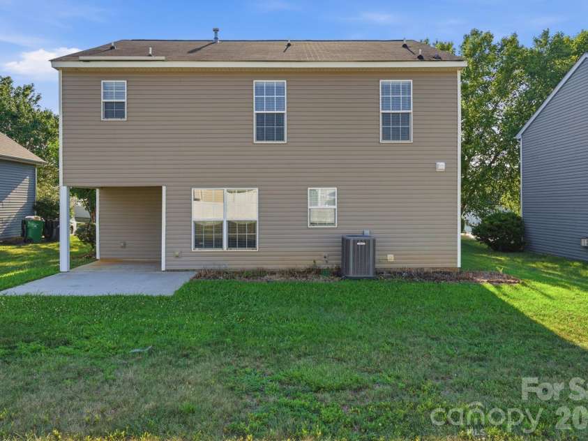 1528 Harland Street, Charlotte, NC 28216.  MLS# CAR4400321, YatesRealty ID 39290. 