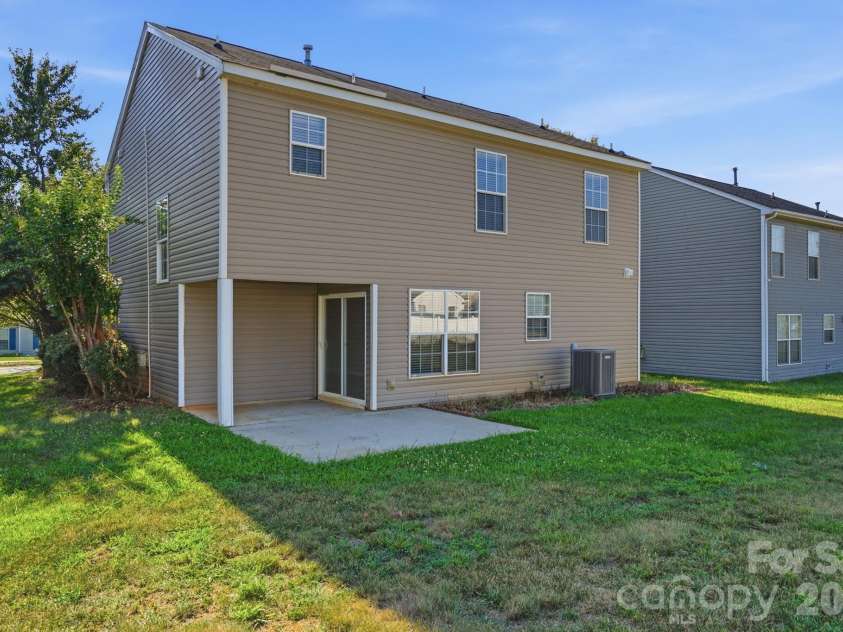 1528 Harland Street, Charlotte, NC 28216.  MLS# CAR4400321, YatesRealty ID 39290. 