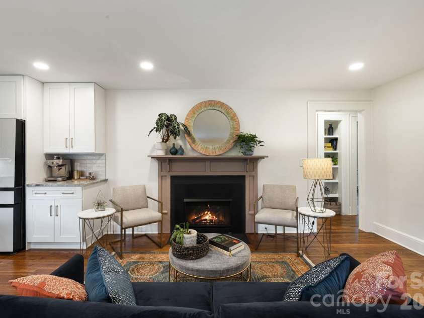 107 Beverly Road, Asheville, NC 28805.  MLS# CAR4406610, YatesRealty ID 39291. 