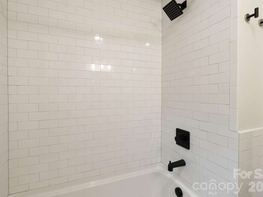 107 Beverly Road, Asheville, NC 28805.  MLS# CAR4406610, YatesRealty ID 39291. 