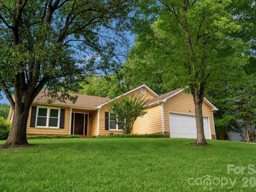 11513 Waterflower Lane, Charlotte, NC 28262.  MLS# CAR4406582, YatesRealty ID 39292. 