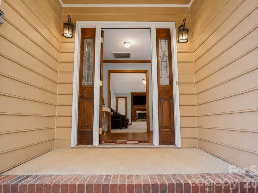11513 Waterflower Lane, Charlotte, NC 28262.  MLS# CAR4406582, YatesRealty ID 39292. 