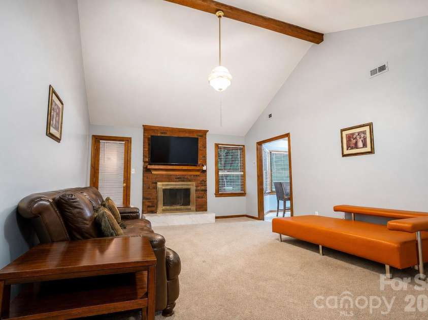 11513 Waterflower Lane, Charlotte, NC 28262.  MLS# CAR4406582, YatesRealty ID 39292. 