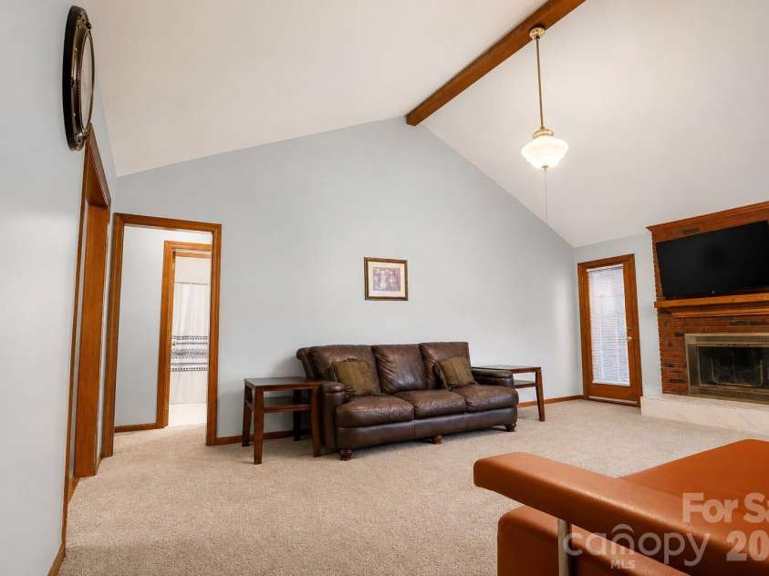 11513 Waterflower Lane, Charlotte, NC 28262.  MLS# CAR4406582, YatesRealty ID 39292. 