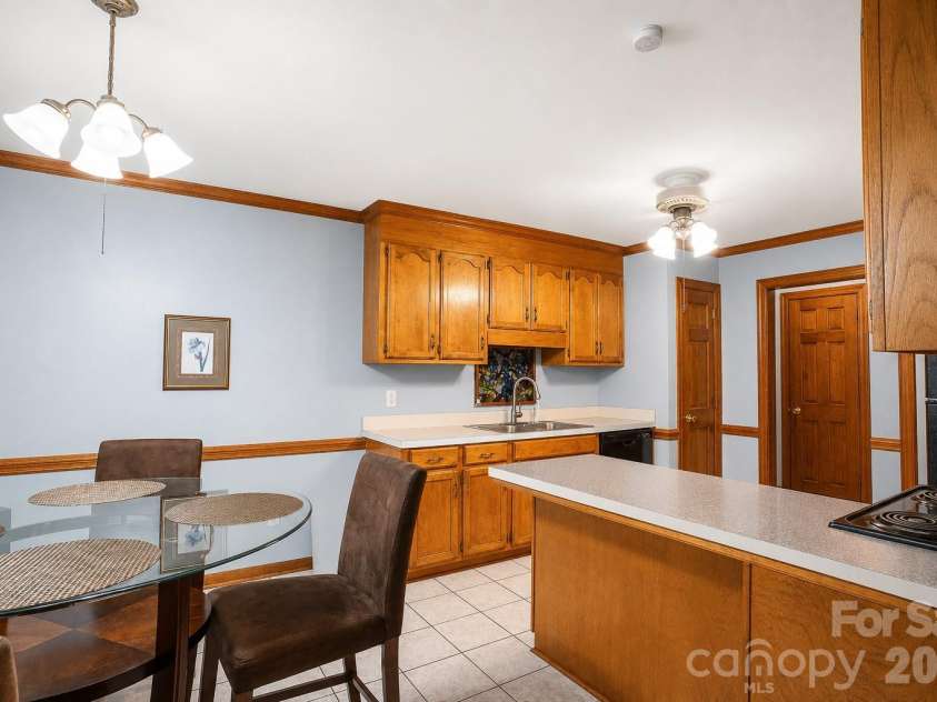 11513 Waterflower Lane, Charlotte, NC 28262.  MLS# CAR4406582, YatesRealty ID 39292. 
