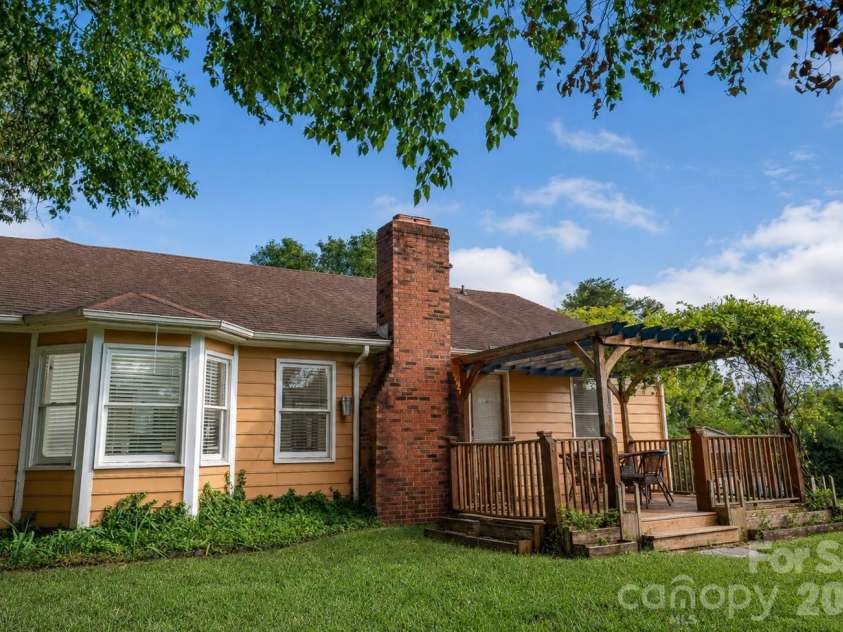 11513 Waterflower Lane, Charlotte, NC 28262.  MLS# CAR4406582, YatesRealty ID 39292. 