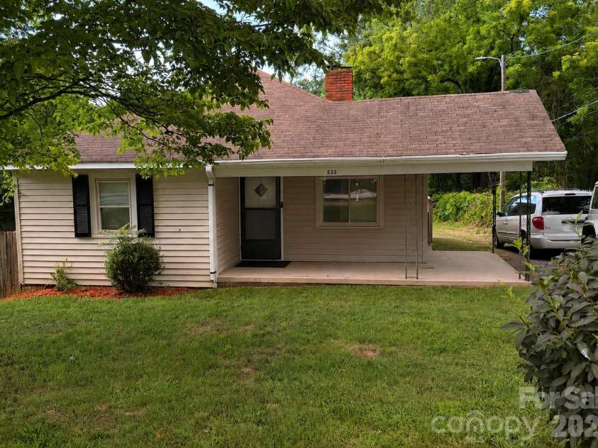 532 8th Street, Kannapolis, NC 28081.  MLS# CAR4406116, YatesRealty ID 39293. 