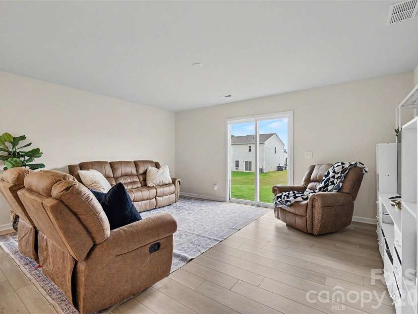 152 Hanging Rock Trail, Statesville, NC 28625.  MLS# CAR4406133, YatesRealty ID 39294. 