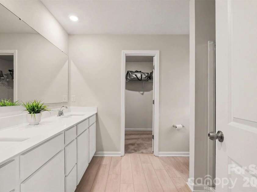 152 Hanging Rock Trail, Statesville, NC 28625.  MLS# CAR4406133, YatesRealty ID 39294. 