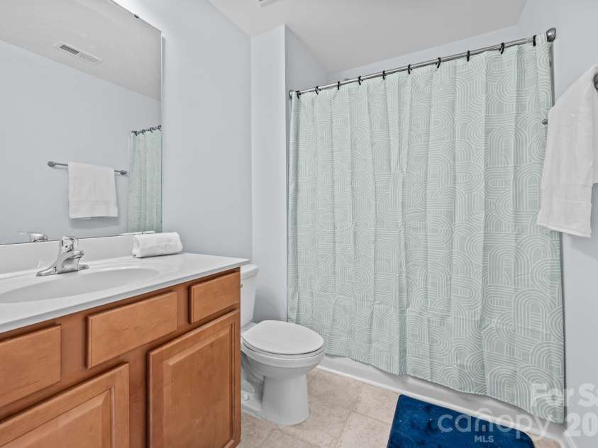 5516 John Mcdowell Place, Charlotte, NC 28217.  MLS# CAR4404823, YatesRealty ID 39299. 
