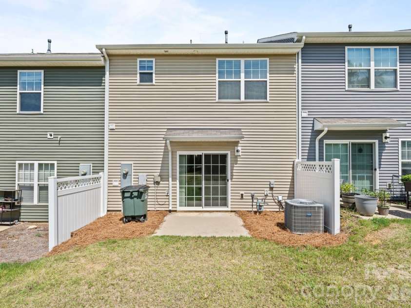 5516 John Mcdowell Place, Charlotte, NC 28217.  MLS# CAR4404823, YatesRealty ID 39299. 