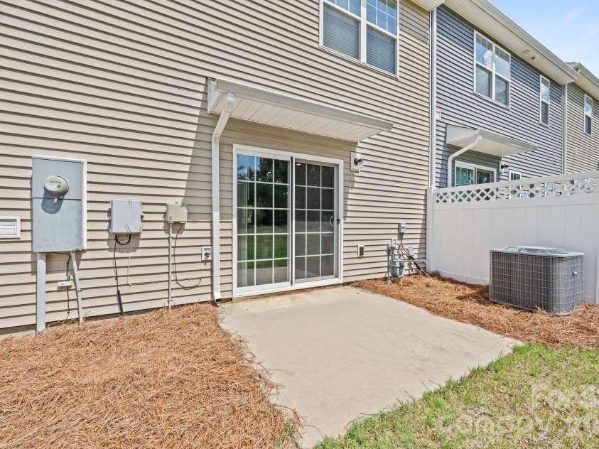 5516 John Mcdowell Place, Charlotte, NC 28217.  MLS# CAR4404823, YatesRealty ID 39299. 