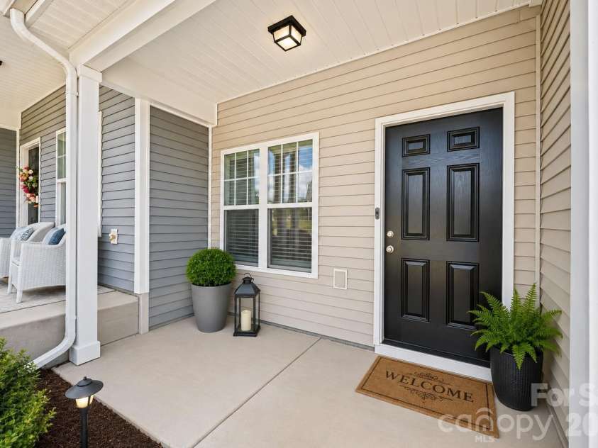 5516 John Mcdowell Place, Charlotte, NC 28217.  MLS# CAR4404823, YatesRealty ID 39299. VS