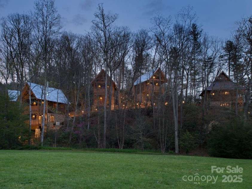 5 Chaucer Road, Black Mountain, NC 28711.  MLS# CAR4182030, YatesRealty ID 393. 