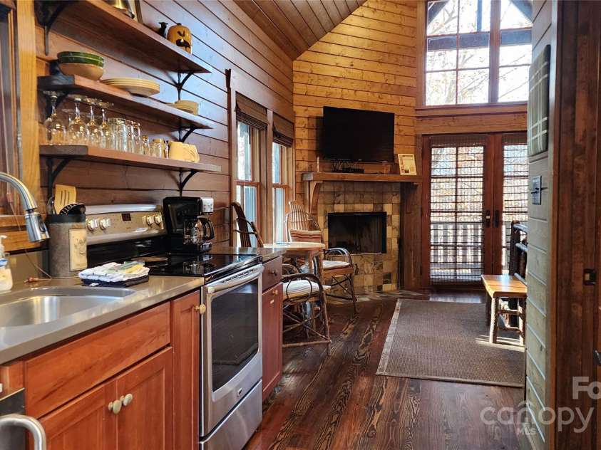 5 Chaucer Road, Black Mountain, NC 28711.  MLS# CAR4182030, YatesRealty ID 393. 