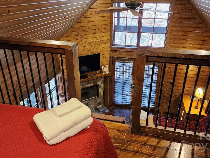 5 Chaucer Road, Black Mountain, NC 28711.  MLS# CAR4182030, YatesRealty ID 393. 