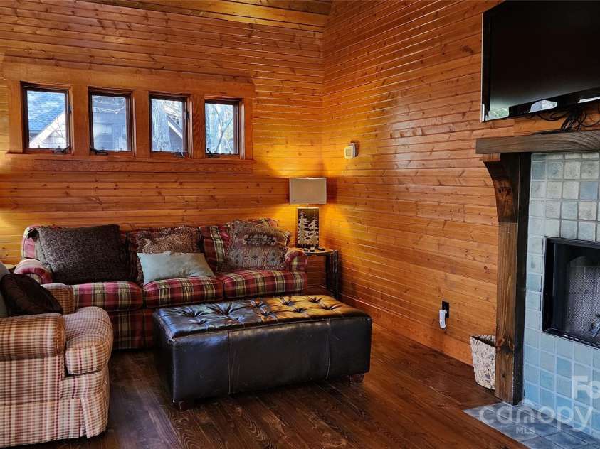 5 Chaucer Road, Black Mountain, NC 28711.  MLS# CAR4182030, YatesRealty ID 393. 