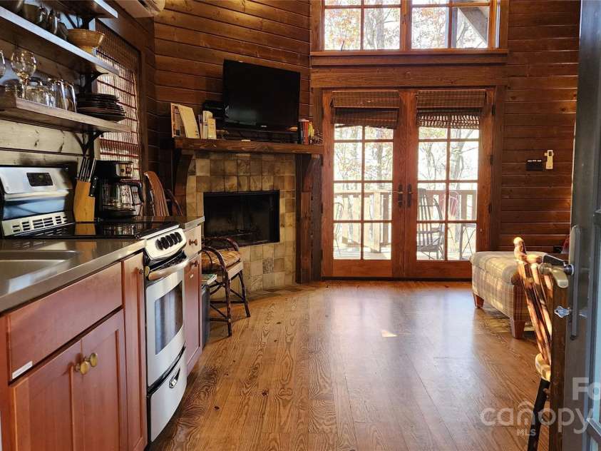 5 Chaucer Road, Black Mountain, NC 28711.  MLS# CAR4182030, YatesRealty ID 393. 