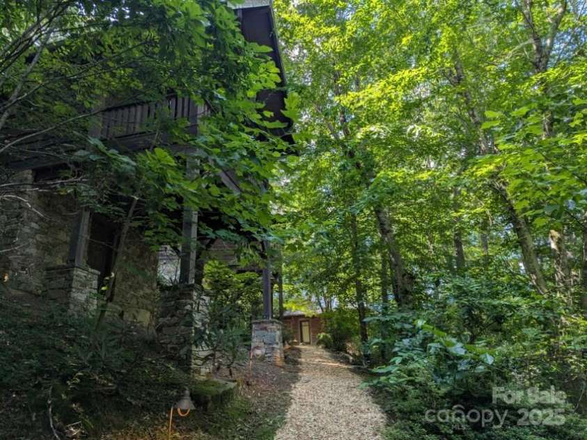 5 Chaucer Road, Black Mountain, NC 28711.  MLS# CAR4182030, YatesRealty ID 393. 