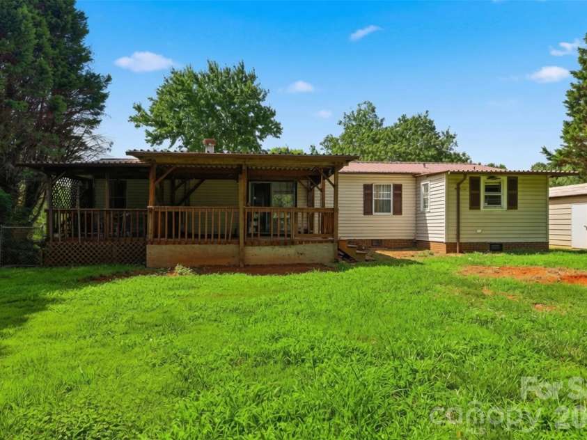546 Bethlehem Road, Statesville, NC 28677.  MLS# CAR4404814, YatesRealty ID 39300. 