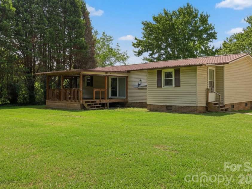 546 Bethlehem Road, Statesville, NC 28677.  MLS# CAR4404814, YatesRealty ID 39300. 