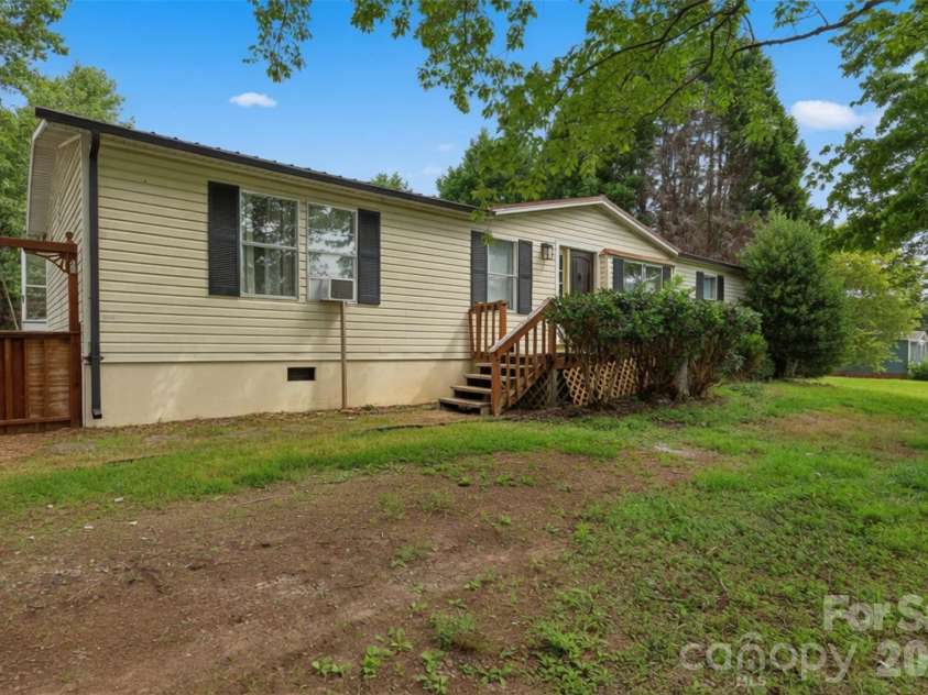 546 Bethlehem Road, Statesville, NC 28677.  MLS# CAR4404814, YatesRealty ID 39300. 